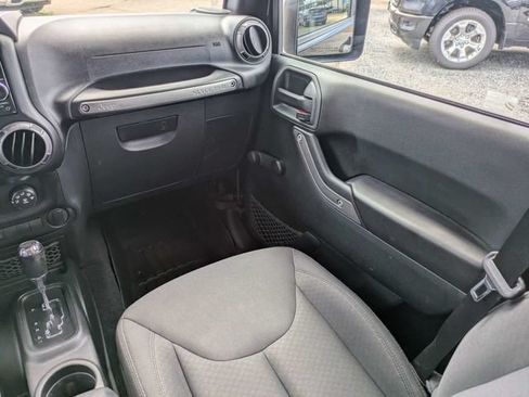 Used 2017 Jeep Wrangler Unlimited Sport w/ Connectivity Group AWD/4WD image 17