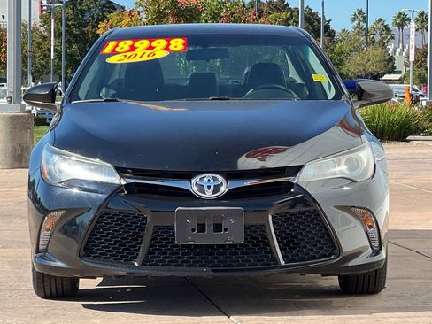 Used 2016 Toyota Camry SE image 10