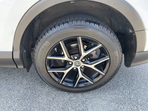 Used 2016 Toyota RAV4 SE AWD/4WD image 10