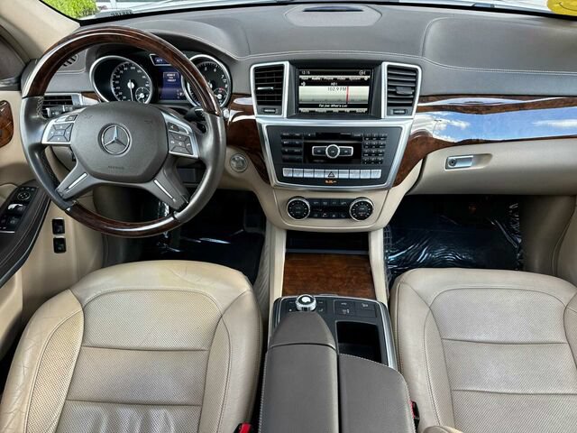 Used 2015 Mercedes-Benz GL 550 4MATIC image 15