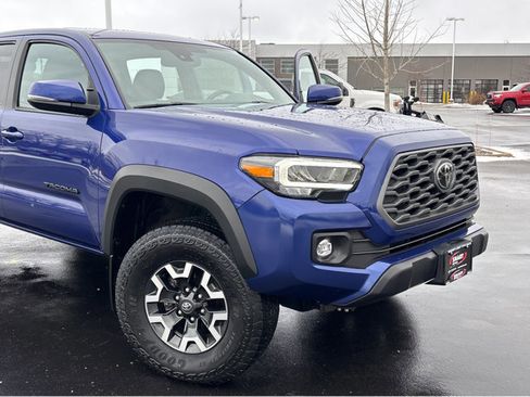 Used 2023 Toyota Tacoma TRD Off-Road image 10