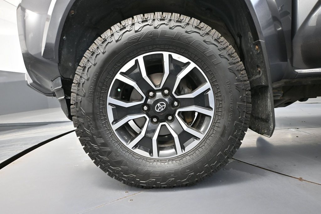 Used 2021 Toyota Tacoma TRD Sport AWD/4WD image 12