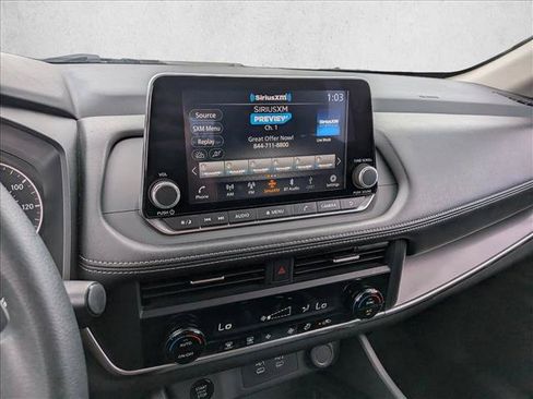 Used 2024 Nissan Rogue SV FWD image 13