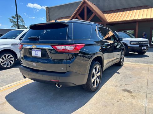 Used 2020 Chevrolet Traverse LT w/ LT Premium Package image 6
