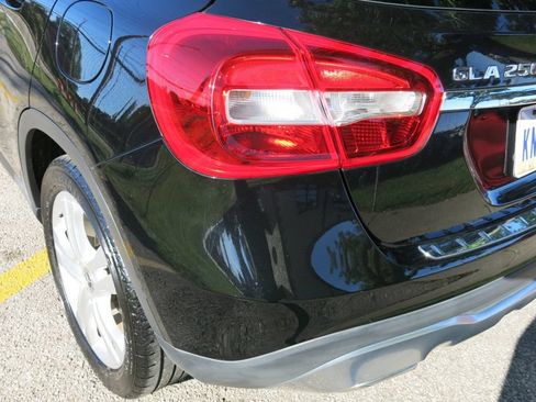 Used 2020 Mercedes-Benz GLA 250 4MATIC image 40