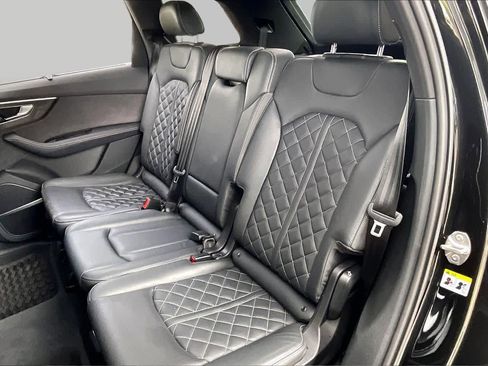 Used 2023 Audi SQ7 Prestige w/ Prestige Package AWD/4WD image 19