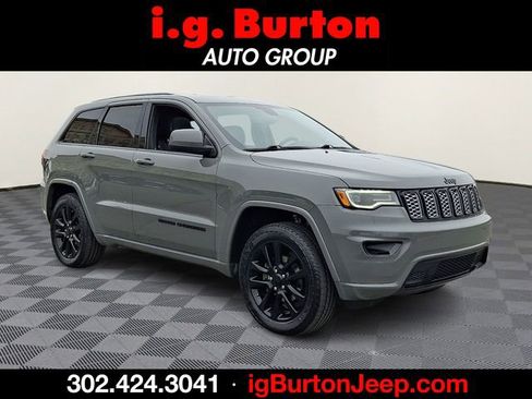 Used 2020 Jeep Grand Cherokee Altitude image 1