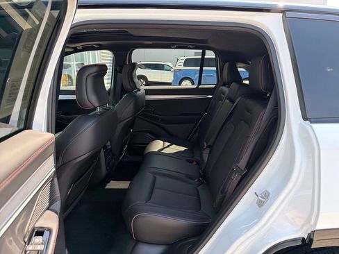 Used 2025 Jeep Wagoneer S Launch Edition AWD/4WD image 12