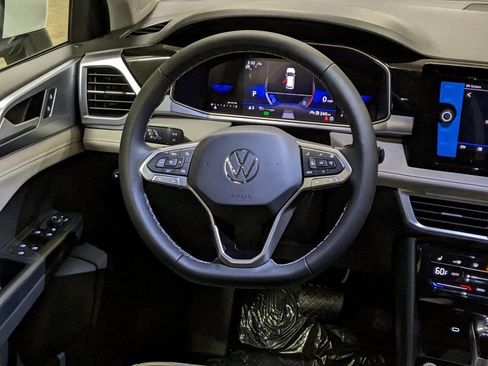 New 2025 Volkswagen Taos SE image 14