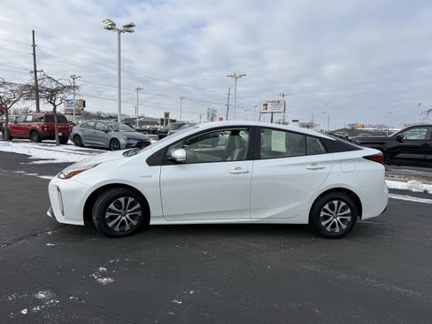 Certified 2022 Toyota Prius XLE image 5