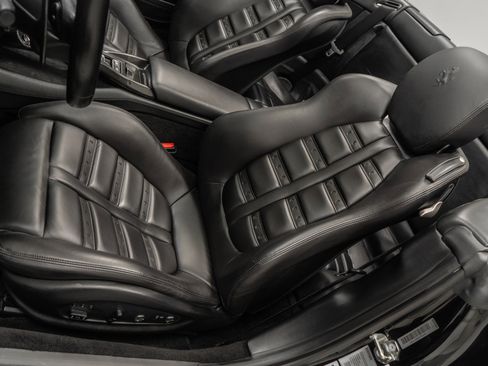 Used 2011 Ferrari California image 24