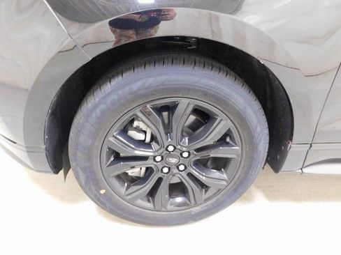 Used 2024 Ford Edge SE w/ Black Appearance Package image 11