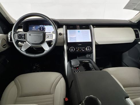 Used 2025 Land Rover Discovery S AWD/4WD image 30