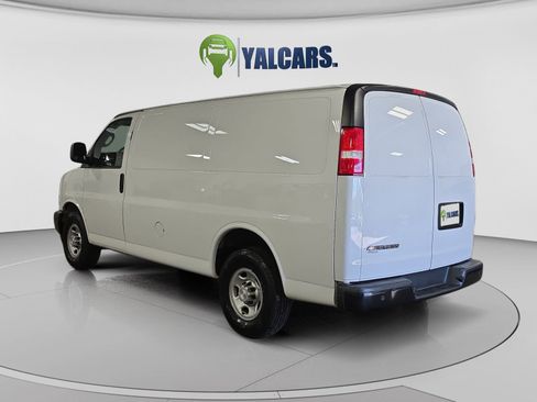 Used 2019 Chevrolet Express 2500 RWD image 3