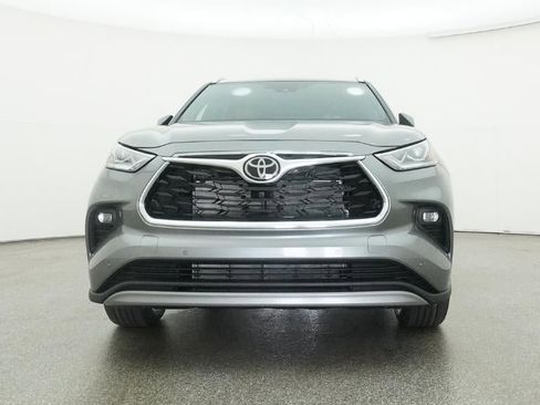 New 2026 Toyota Highlander Platinum AWD/4WD image 31