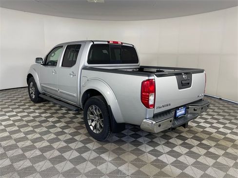 Used 2014 Nissan Frontier SL w/ SL Moonroof Package image 23