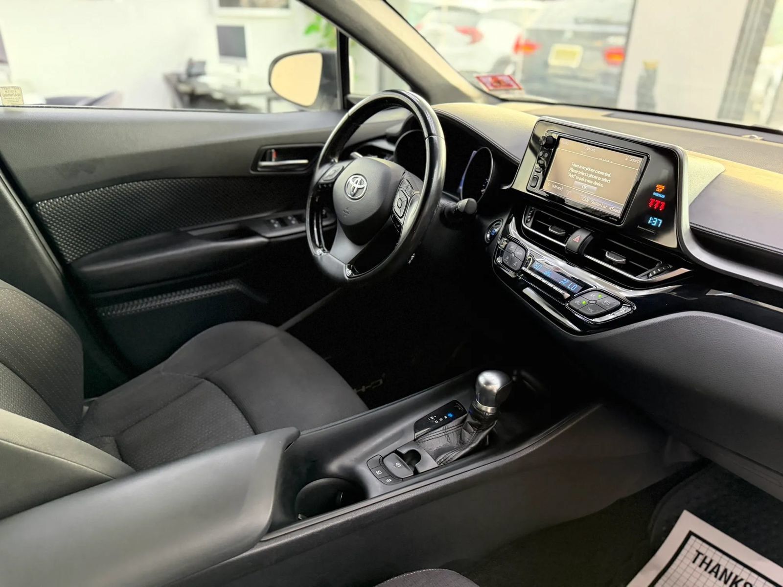 Used 2018 Toyota C-HR XLE FWD image 12