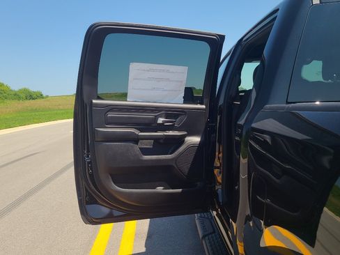 New 2026 RAM 1500 Express AWD/4WD image 32