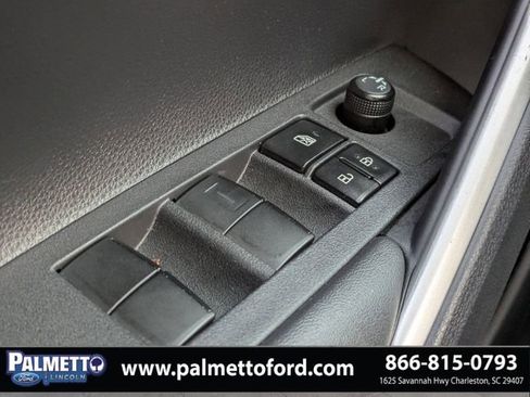 Used 2024 Toyota Corolla Cross L image 24