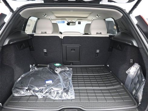 New 2025 Volvo XC40 B5 Plus w/ Protection Package Premier image 31