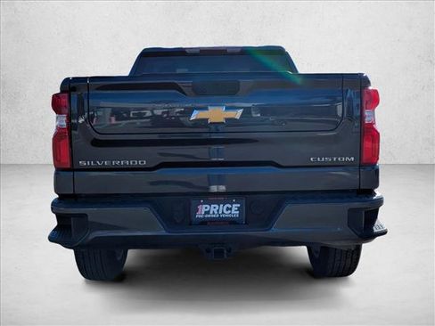 Used 2022 Chevrolet Silverado 1500 Custom w/ Safety Confidence Package image 6