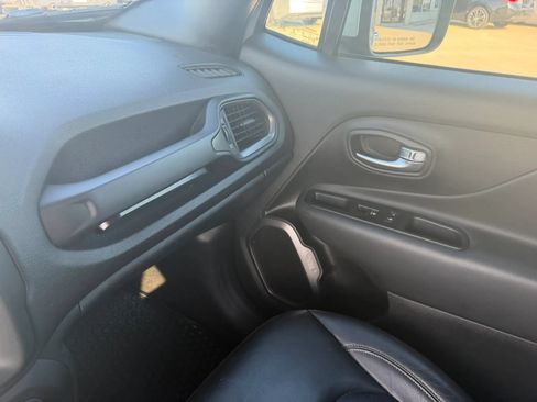 Used 2020 Jeep Renegade Altitude AWD/4WD image 80