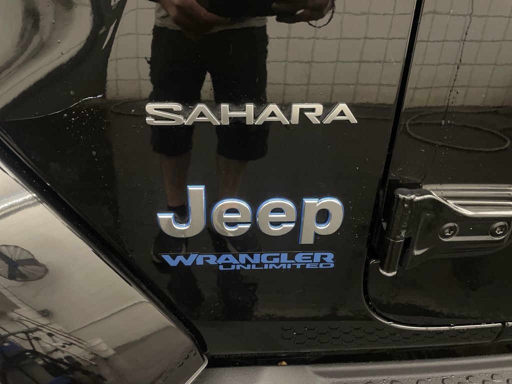 Used 2021 Jeep Wrangler Unlimited Sahara w/ Cold Weather Group AWD/4WD image 24