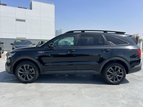 Used 2022 Kia Sorento SX Prestige image 3