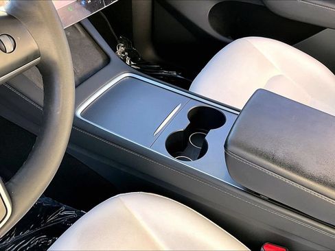 Used 2023 Tesla Model Y Long Range AWD/4WD image 16