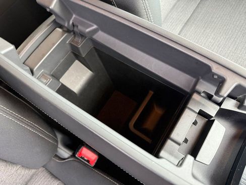 Used 2022 Nissan Rogue SV image 28