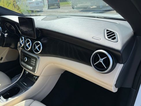 Used 2019 Mercedes-Benz CLA 250 4MATIC image 27