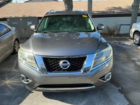 Used 2016 Nissan Pathfinder SL w/ SL Tech Package FWD image 3