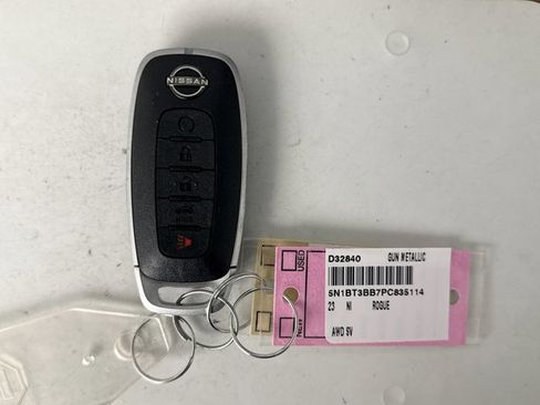 Used 2023 Nissan Rogue SV AWD/4WD image 20