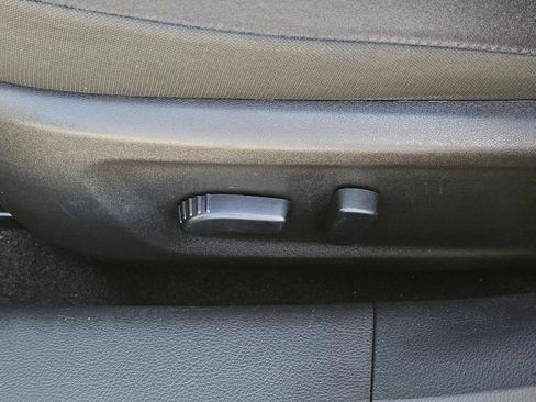 Used 2025 Nissan Altima 2.5 SV FWD image 14