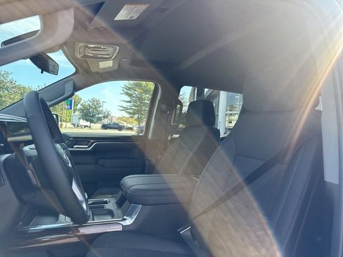 New 2026 GMC Sierra 1500 Elevation image 16