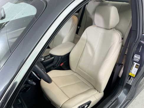 Used 2020 BMW 230i Coupe w/ Premium Package image 19