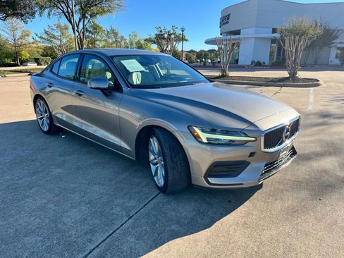 Used 2020 Volvo S60 T5 Momentum w/ Protection Package FWD image 3