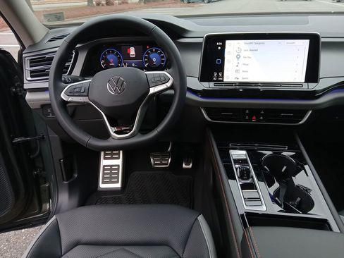 New 2026 Volkswagen Atlas Peak Edition image 13