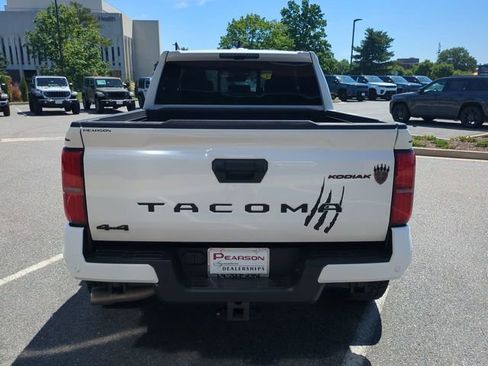 Used 2024 Toyota Tacoma TRD Off-Road w/ TRD Off Road Upgrade Package AWD/4WD image 5