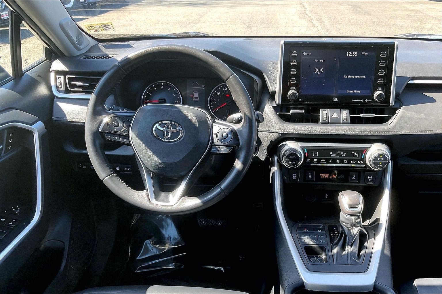 Used 2020 Toyota RAV4 XLE Premium AWD/4WD image 5