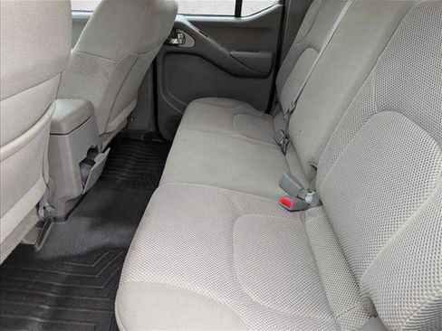 Used 2019 Nissan Frontier SV image 17