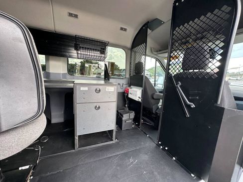 Used 2015 Ford Transit 150 XLT RWD image 33
