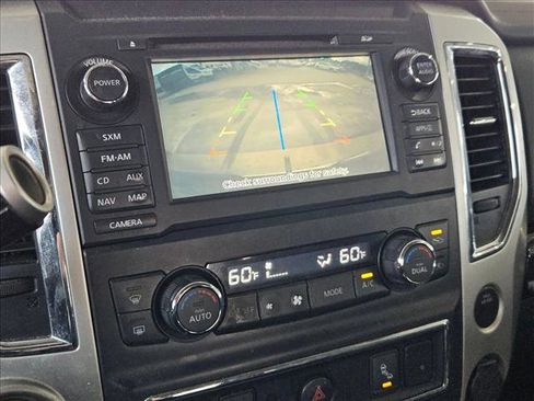 Used 2018 Nissan Titan SV w/ SV Convenience Package image 12