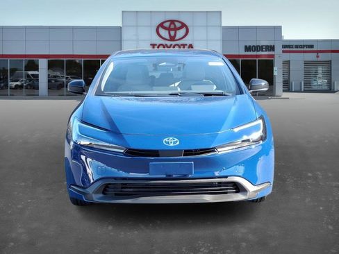 New 2026 Toyota Prius LE image 2