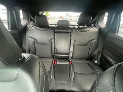 Used 2024 Jeep Compass Latitude w/ Convenience Group AWD/4WD image 25