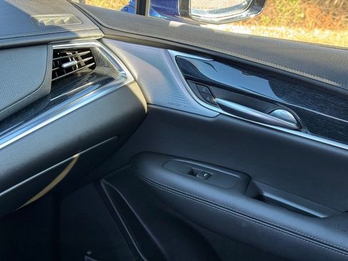 Certified 2025 Cadillac XT5 Premium Luxury image 37