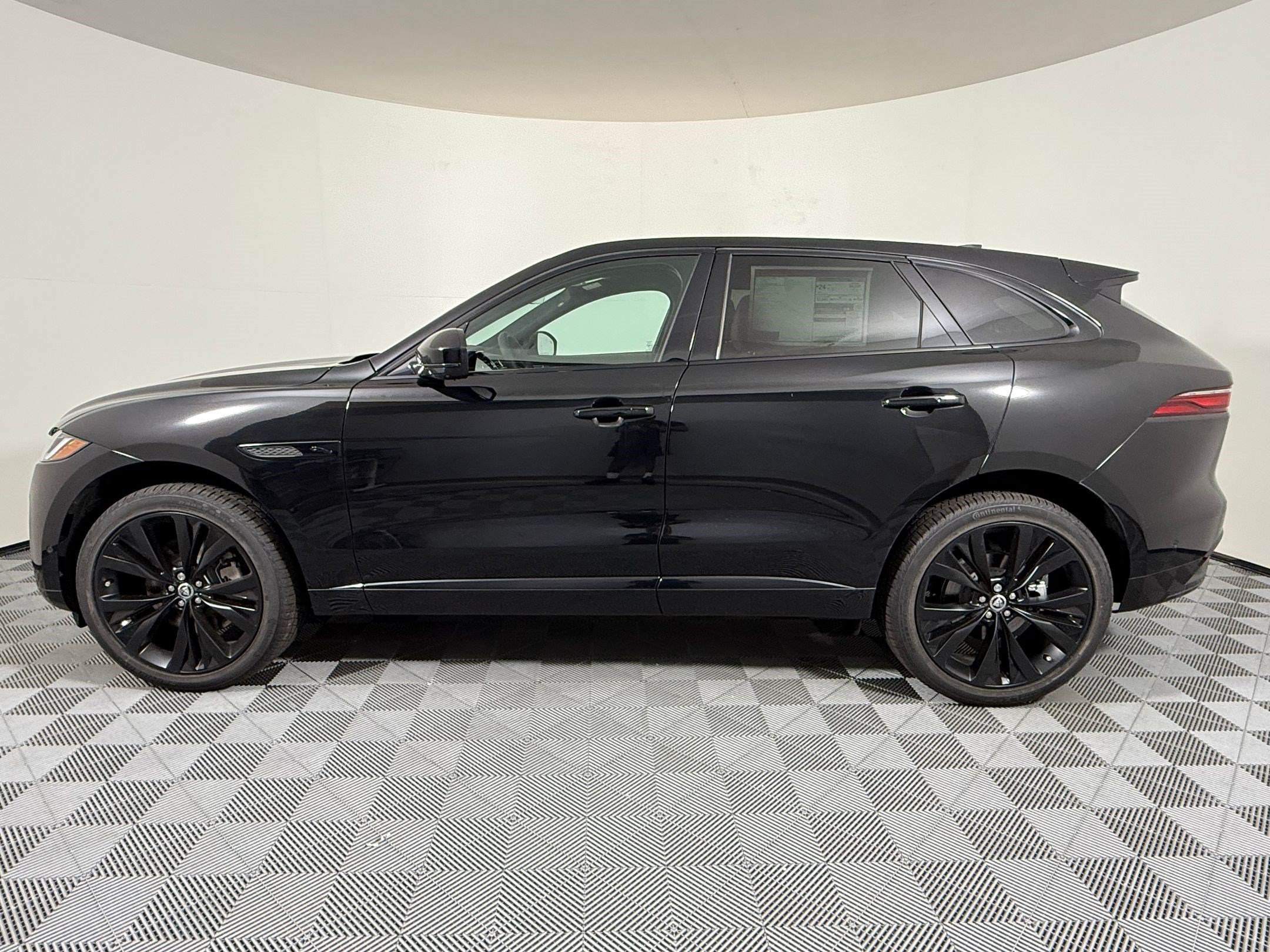 New 2026 Jaguar F-PACE R-Dynamic S AWD/4WD image 2