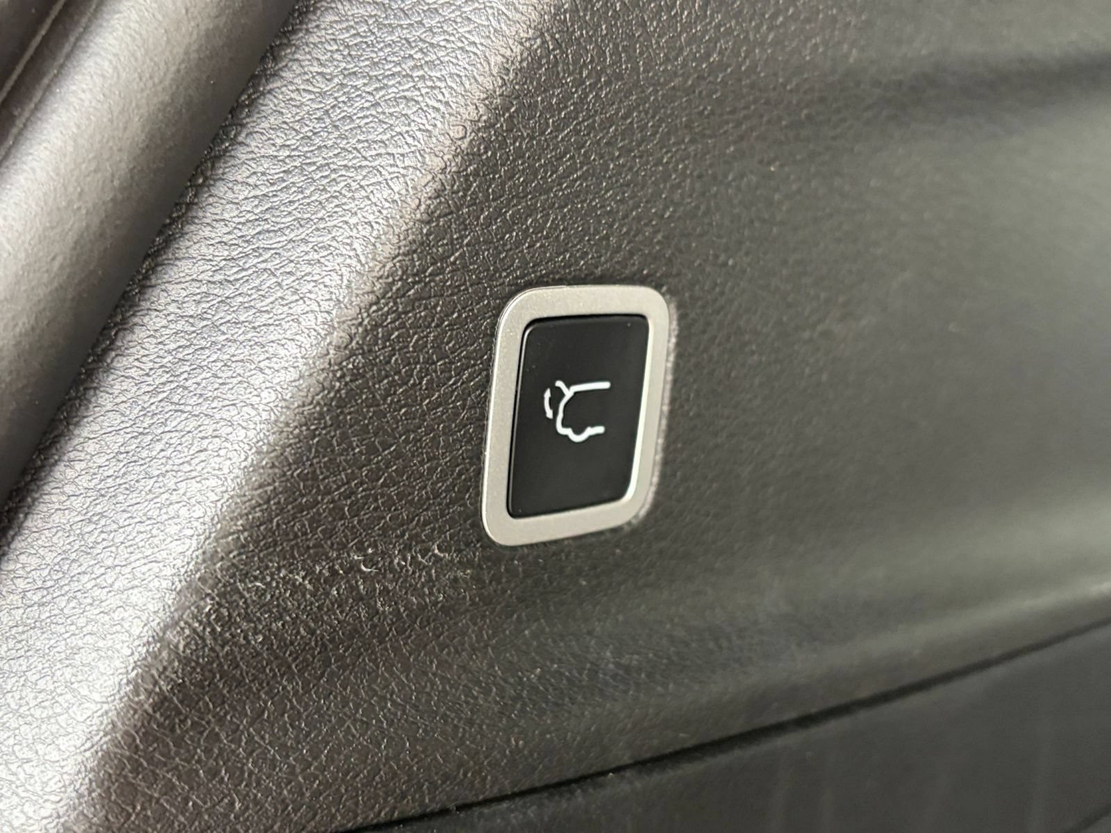 Used 2025 Chrysler Pacifica Limited FWD image 24