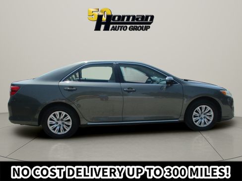 Used 2012 Toyota Camry LE FWD image 4