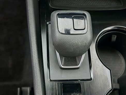 Used 2023 Nissan Rogue SV AWD/4WD image 25